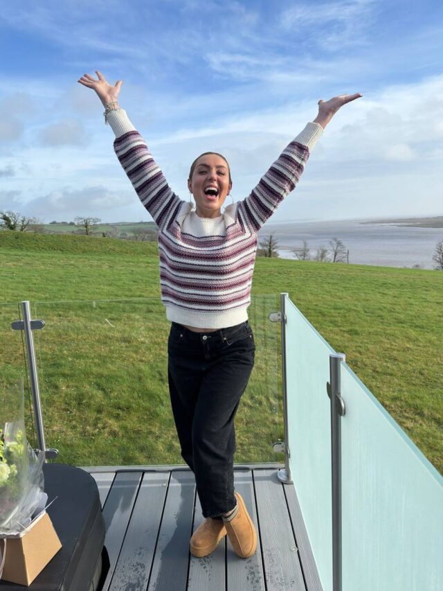 Amy Dowden celebrates after cancer check-up report